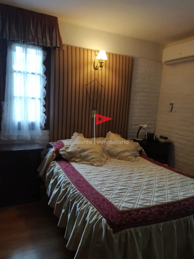 Casa ID.99 - Venta casa Piriapolis 5 dormitorios 3 baños barrio Country