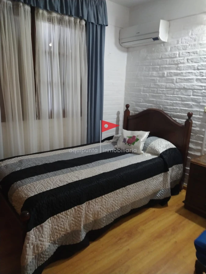 Casa ID.99 - Venta casa Piriapolis 5 dormitorios 3 baños barrio Country