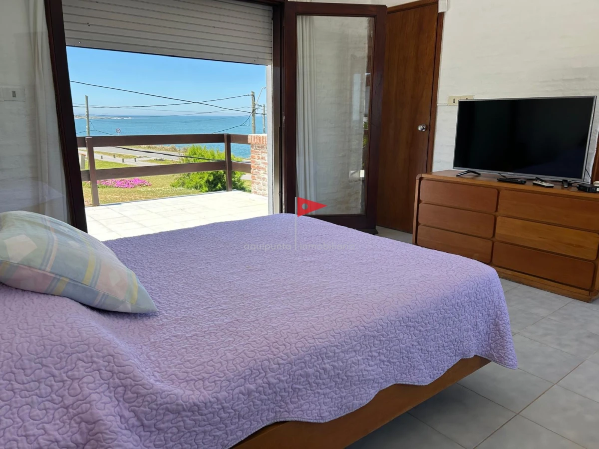 Casa ID.96 - Venta hermosa casa Punta Colorada frente al mar 3 dormitorios 2 baños