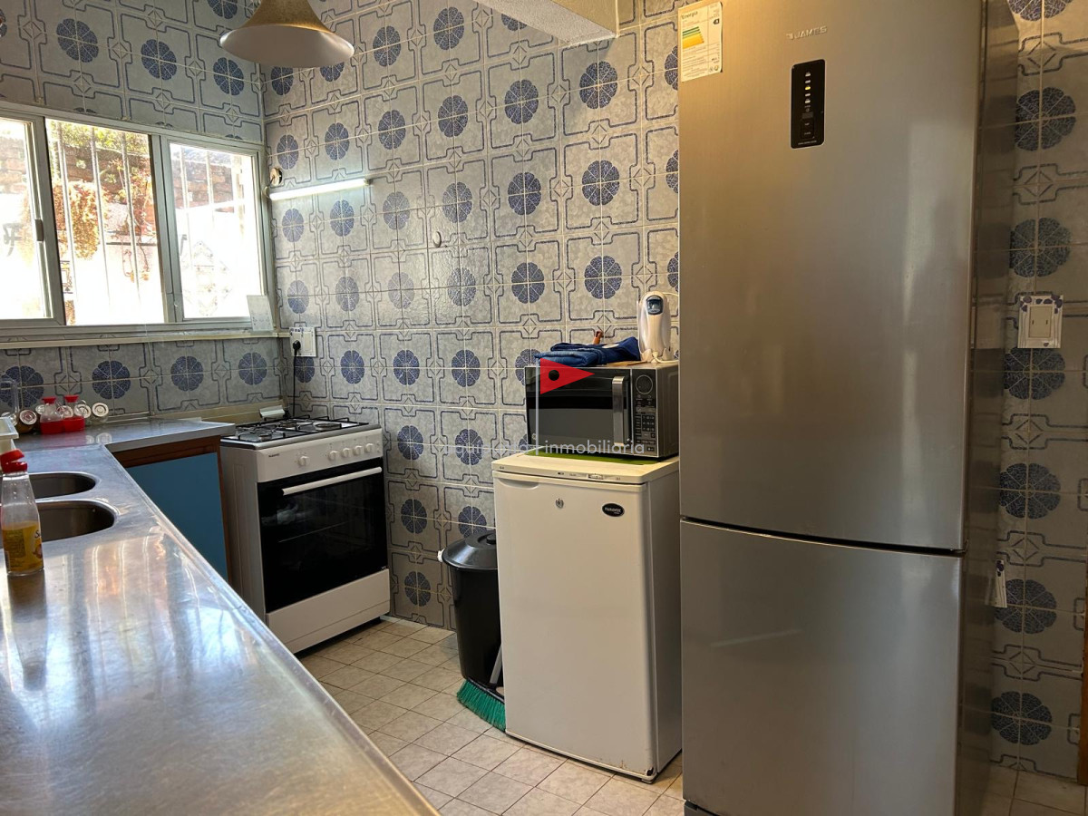 Casa ID.73 - Casa de 2 pisos 3 dormitorios 2 baños frente al mar en venta en Punta Colorada