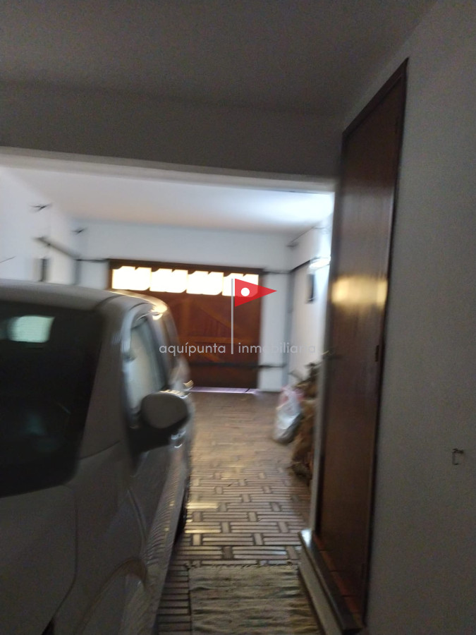 Casa ID.99 - Venta casa Piriapolis 5 dormitorios 3 baños barrio Country