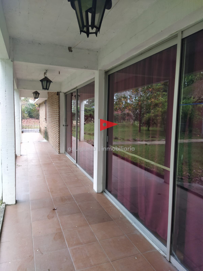 Casa ID.99 - Venta casa Piriapolis 5 dormitorios 3 baños barrio Country