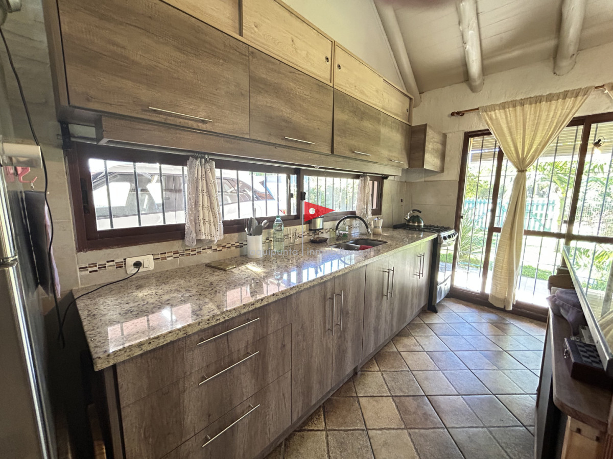 Casa ID.277 - Venta casa en Punta Colorada terreno independiente 