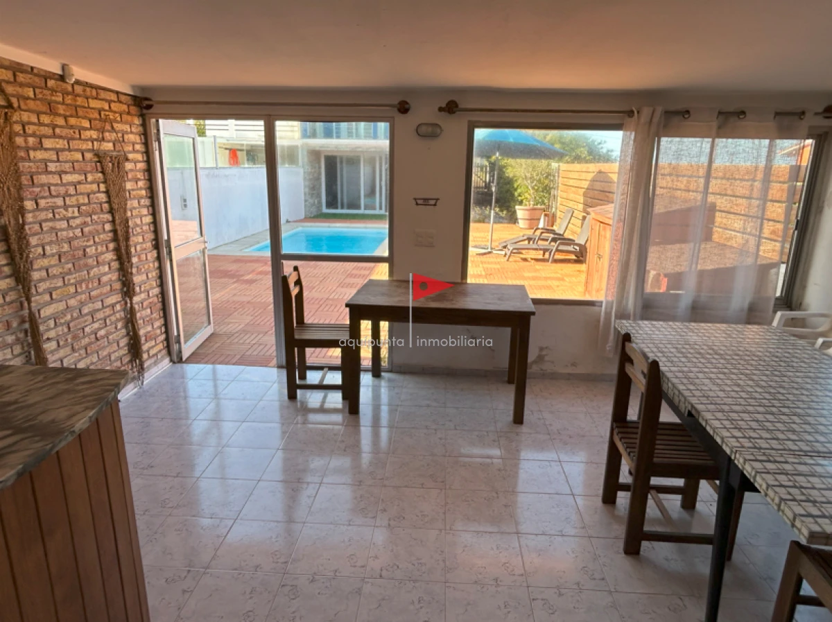 Casa ID.39 - Venta casa Punta Colorada 3 dormitorios piscina vista al mar