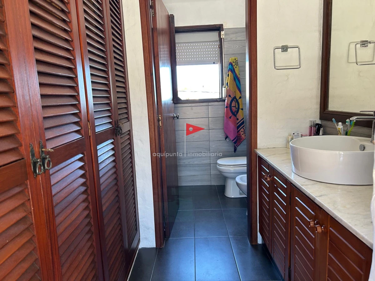 Casa ID.96 - Venta hermosa casa Punta Colorada frente al mar 3 dormitorios 2 baños