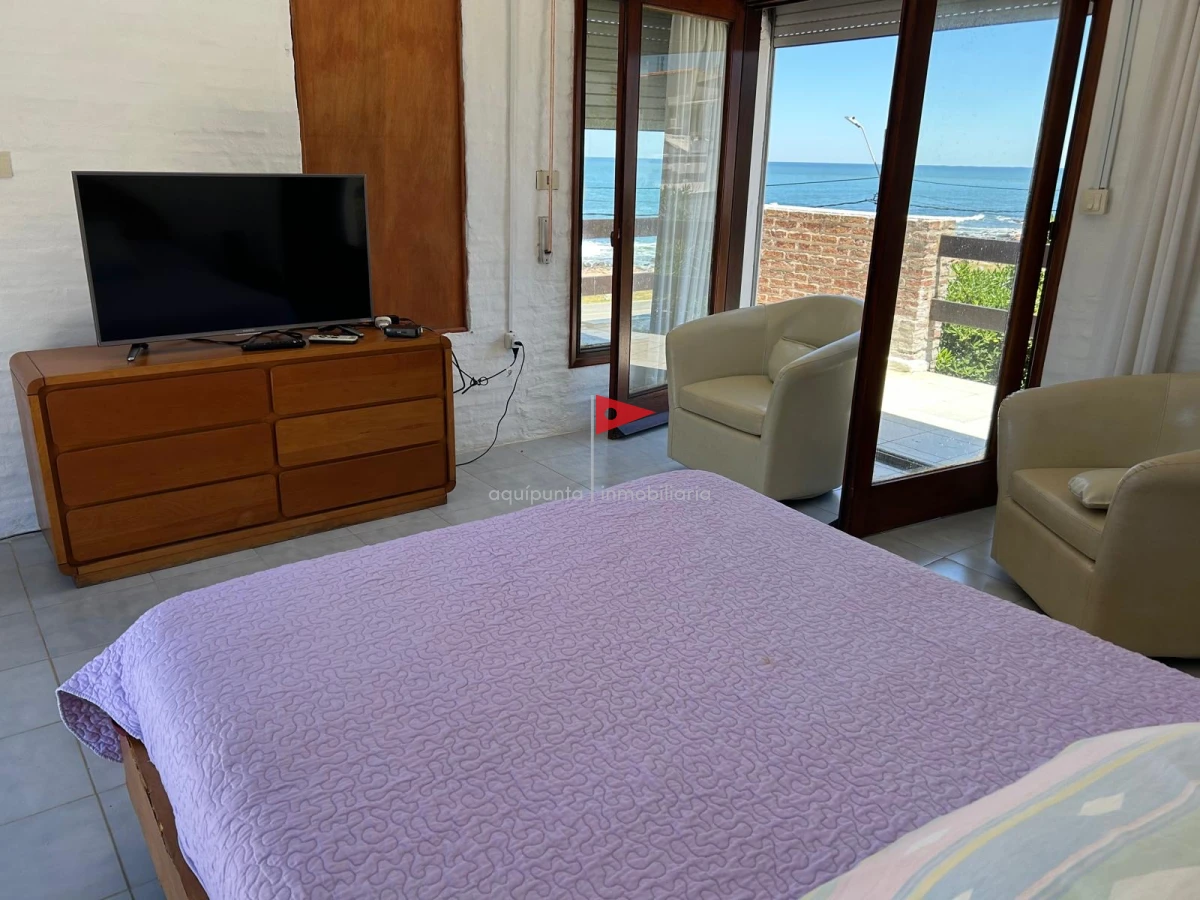 Casa ID.96 - Venta hermosa casa Punta Colorada frente al mar 3 dormitorios 2 baños