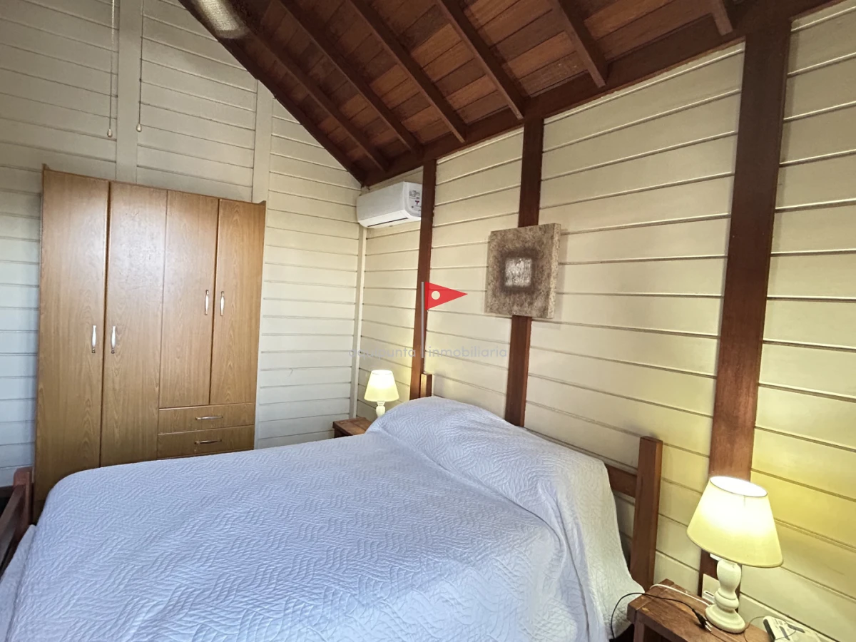Casa ID.255 - Venta cabaña madera en Punta fría 2 dorm 2 baños excelente vista mar