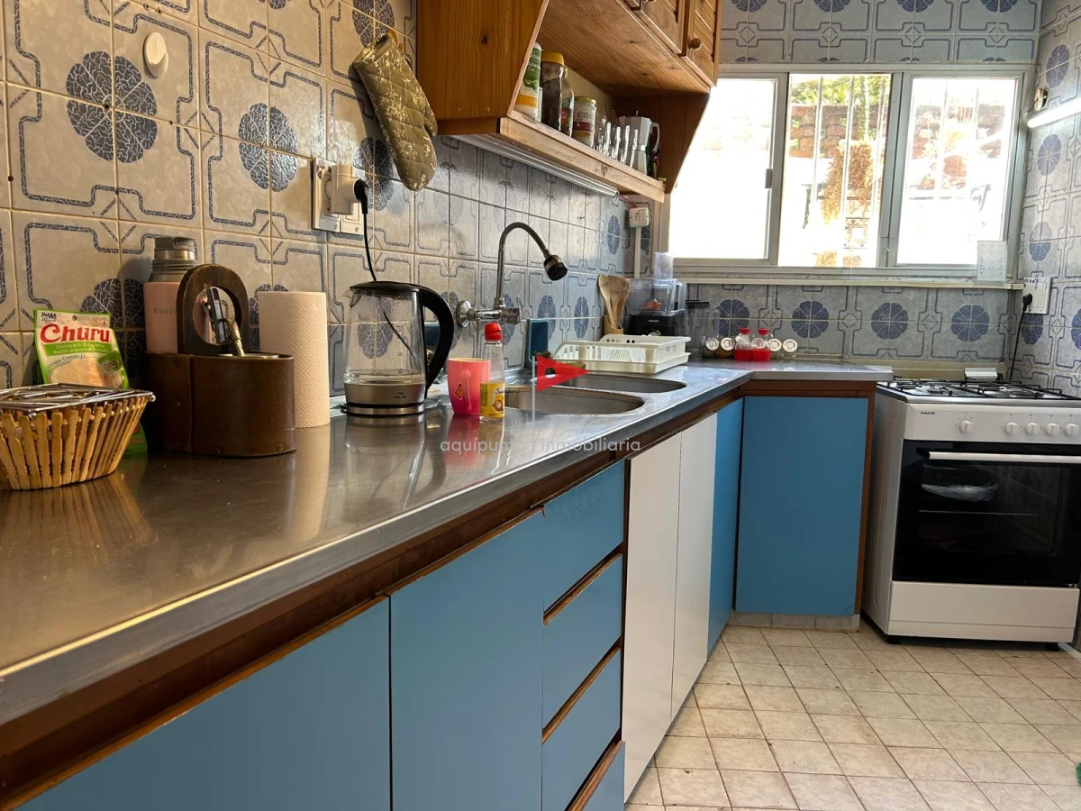 Casa ID.73 - Casa de 2 pisos 3 dorm 2 b frente al mar en venta P Colorada