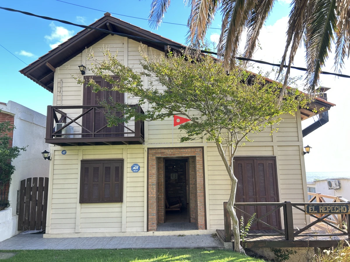 Casa ID.255 - Venta cabaña madera en Punta fría 2 dorm 2 baños excelente vista mar