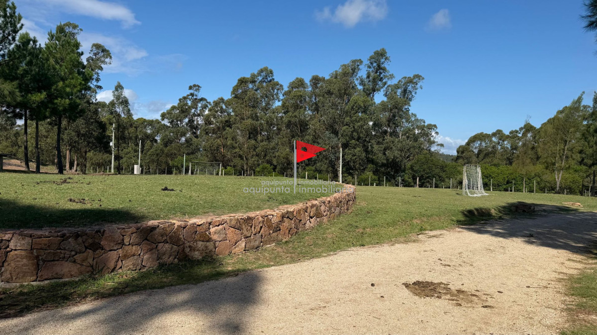 Chacra ID.129 - Chacra con tajamar y casas en Piriápolis 