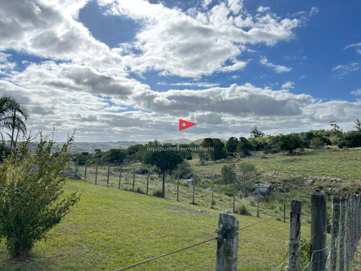 Chacra ID.279 - Venta hermosa Chacra Minas con casa y galpón 