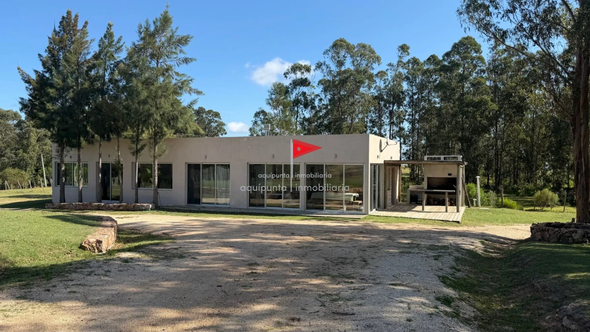 Chacra ID.129 - Chacra con tajamar y casas en Piriápolis 