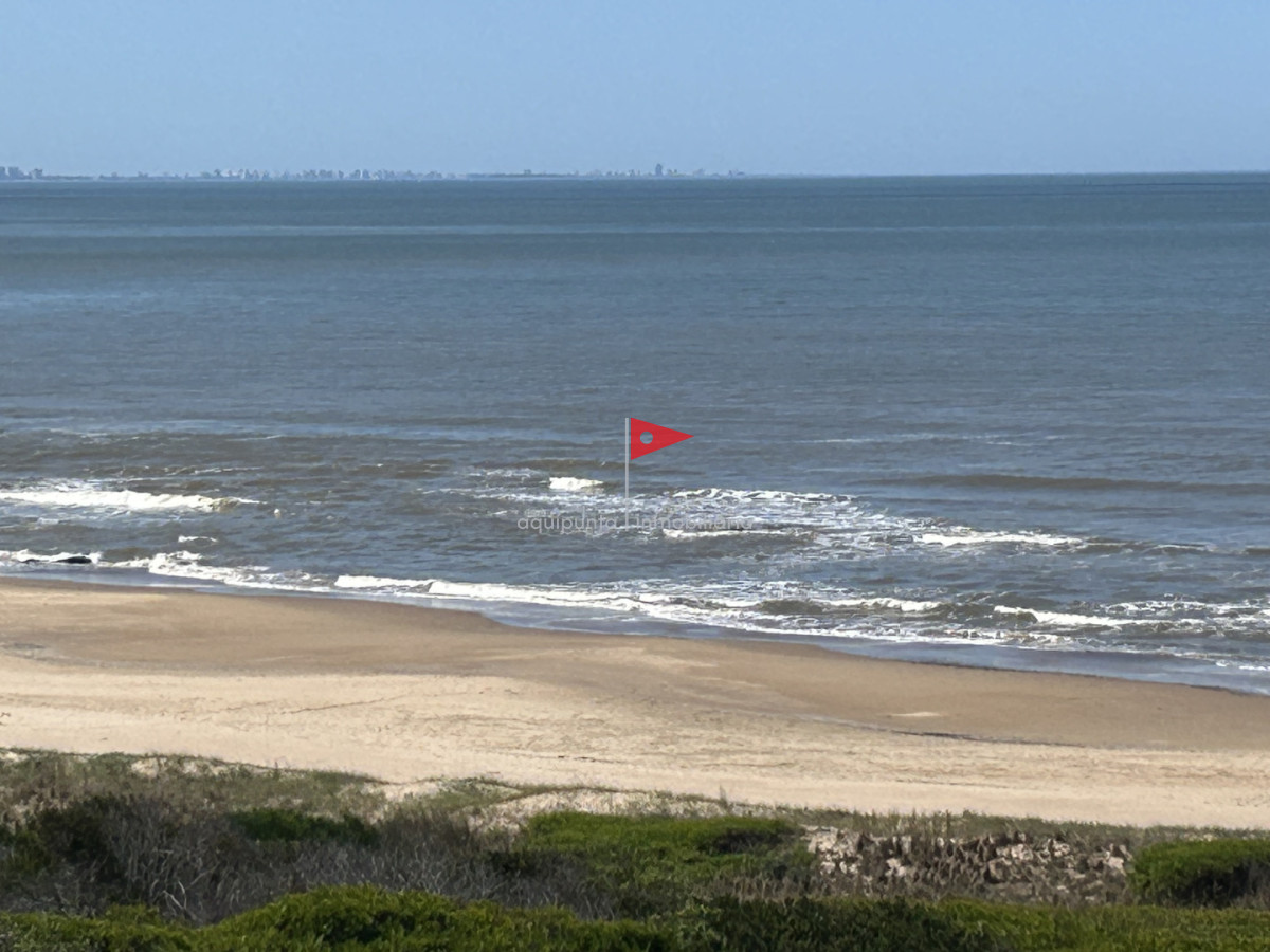 Terreno ID.235 - Venta terreno esquina punta Negra frente al mar