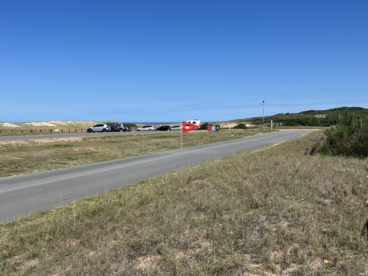 Terreno ID.235 - Venta terreno esquina punta Negra frente al mar