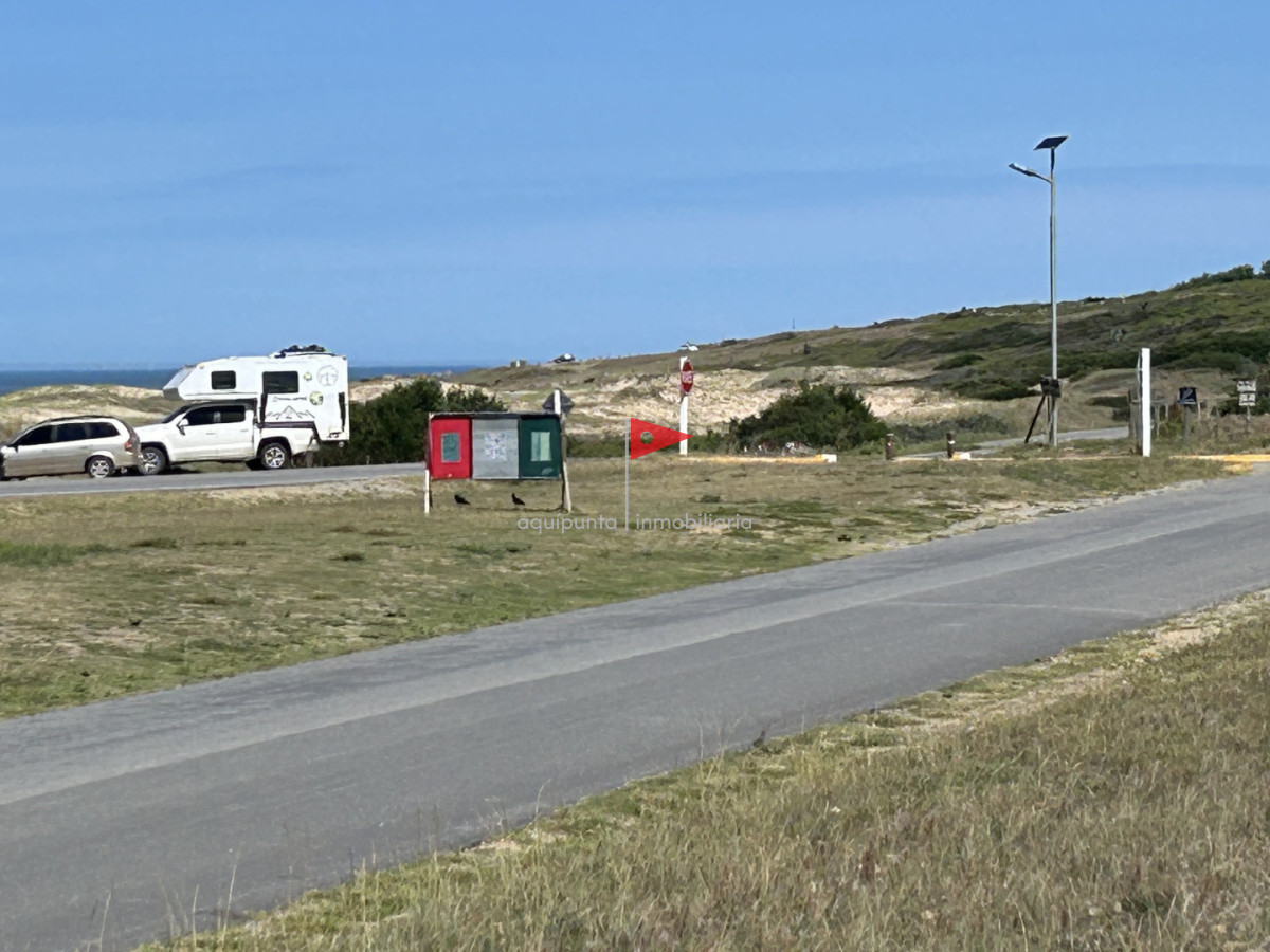 Terreno ID.235 - Venta terreno esquina punta Negra frente al mar