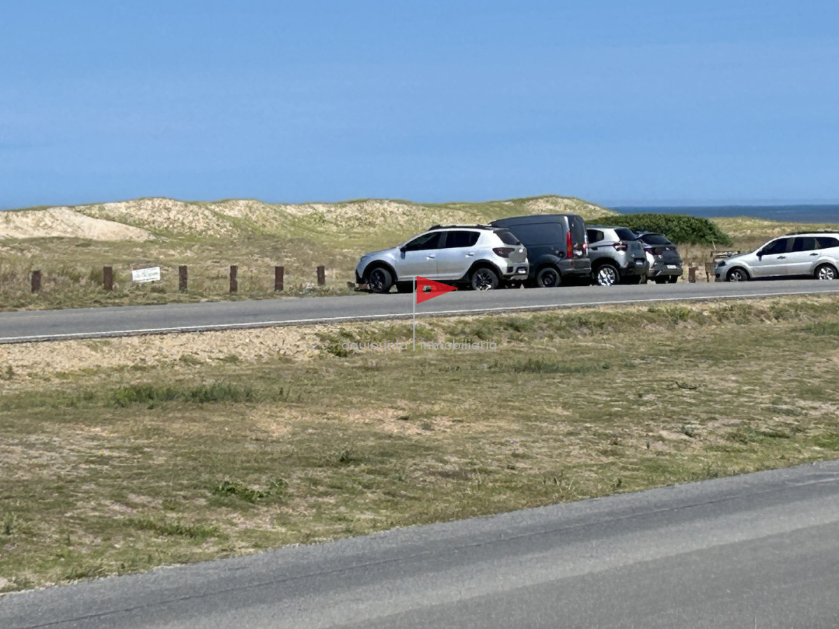 Terreno ID.235 - Venta terreno esquina punta Negra frente al mar