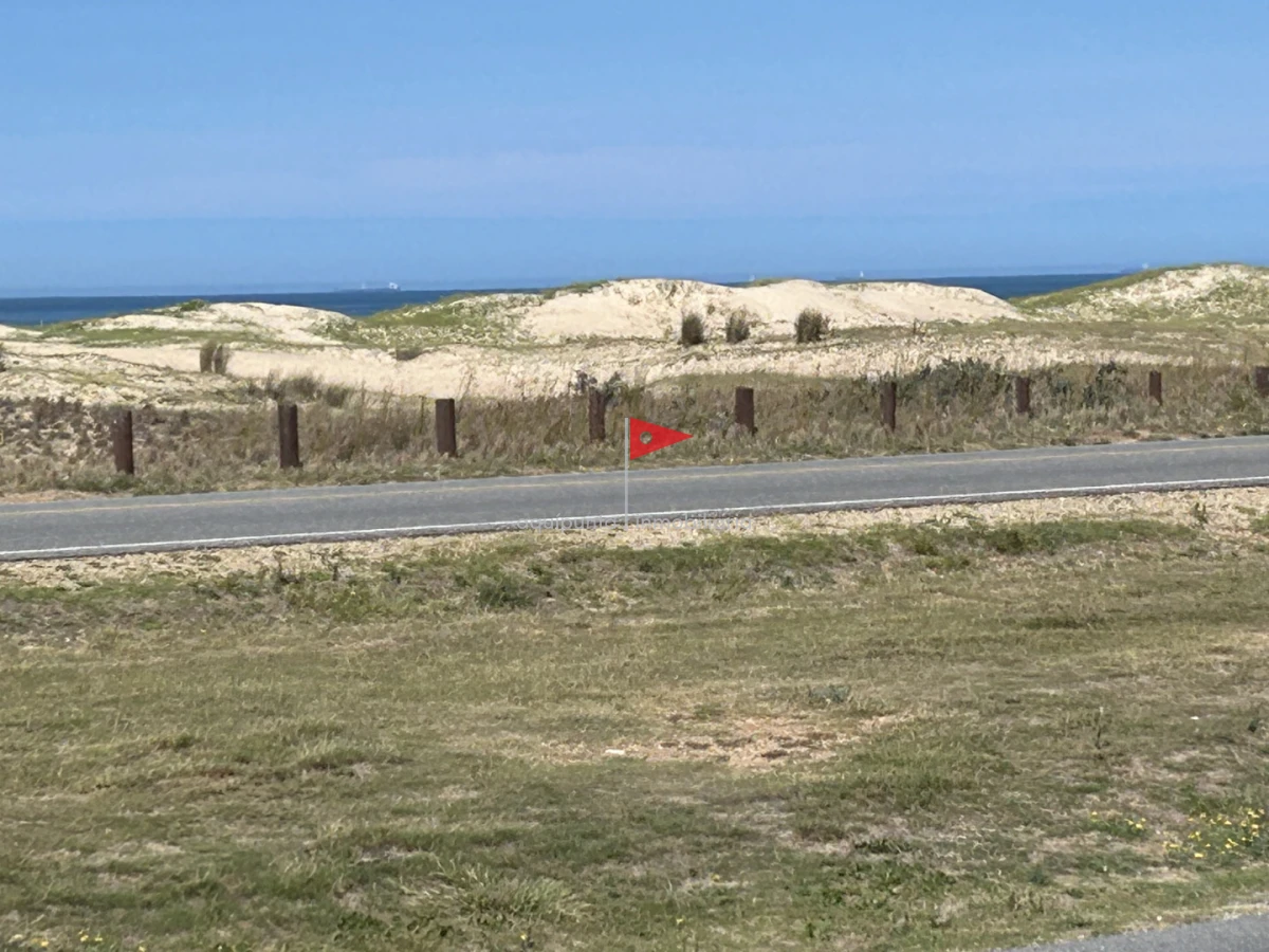 Terreno ID.235 - Venta terreno esquina punta Negra frente al mar