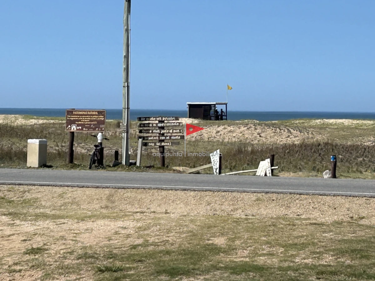 Terreno ID.235 - Venta terreno esquina punta Negra frente al mar