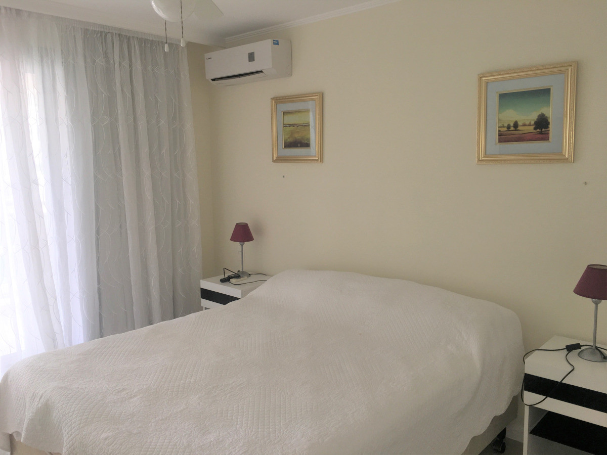 Apartamento ID.196 - Hermoso Apartamento 3 suites y dep. Primera linea de mar, Imperiale II, Punta del Este