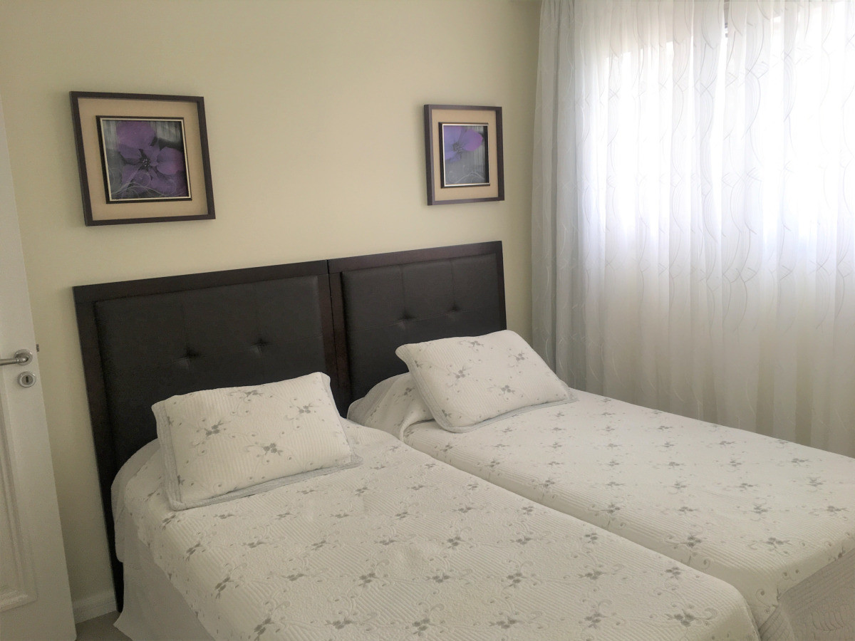 Apartamento ID.196 - Hermoso Apartamento 3 suites y dep. Primera linea de mar, Imperiale II, Punta del Este