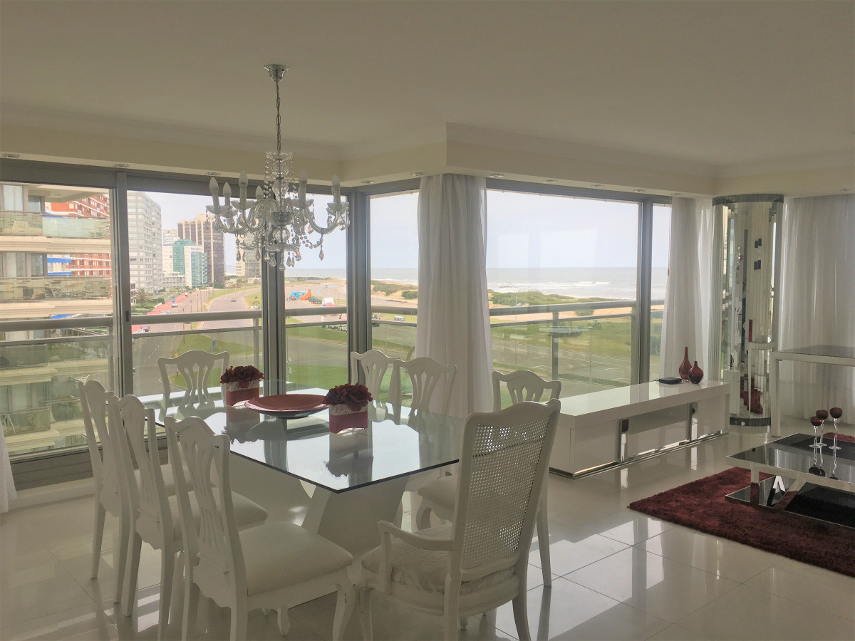 Apartamento ID.196 - Hermoso Apartamento 3 suites y dep. Primera linea de mar, Imperiale II, Punta del Este