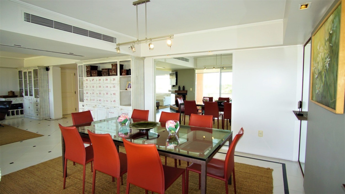 Apartamento ID.231 - Excelente Apto de 4 Dormitorios, Aguas Azules