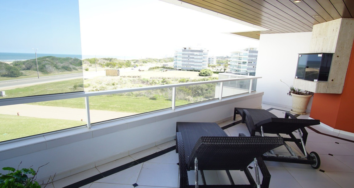 Apartamento ID.232 - Espléndido Apto de 3 Suites y dep. Aguas Azules