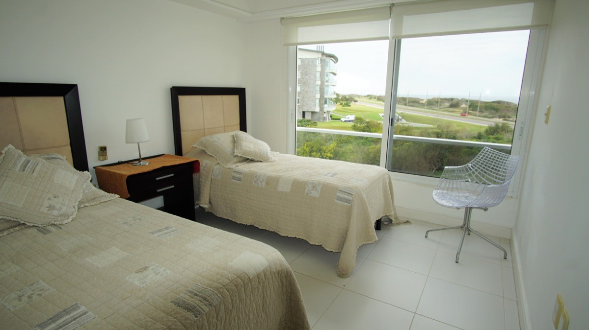 Apartamento ID.232 - Espléndido Apto de 3 Suites y dep. Aguas Azules