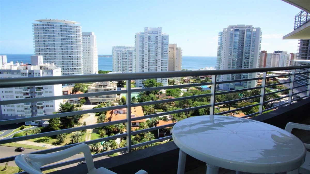 Apartamento ID.239 - Excelente Apartamento, 2 Dormitorios, Alexander Boulevard