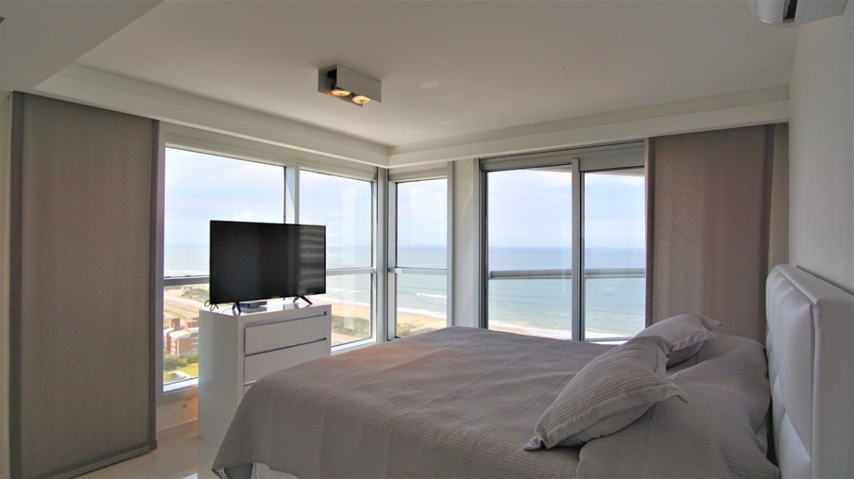 Apartamento ID.371 - Espléndido Apartamento, Piso Alto, 3 Dormitorios y Dep. Look Brava