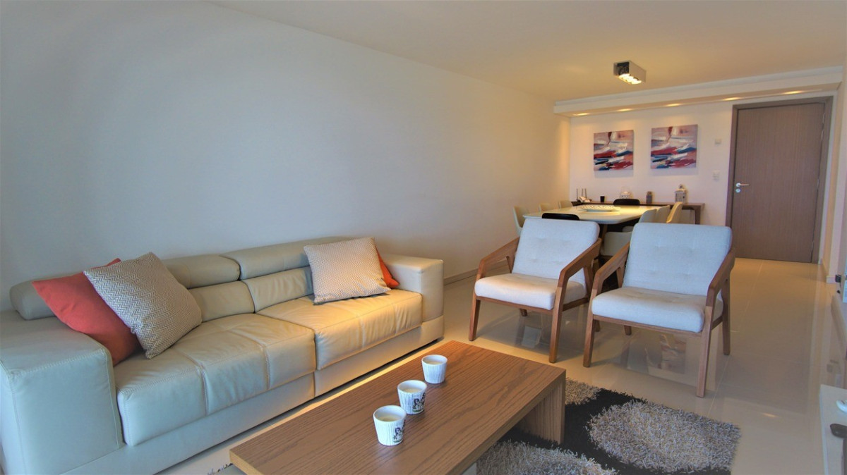 Apartamento ID.371 - Espléndido Apartamento, Piso Alto, 3 Dormitorios y Dep. Look Brava