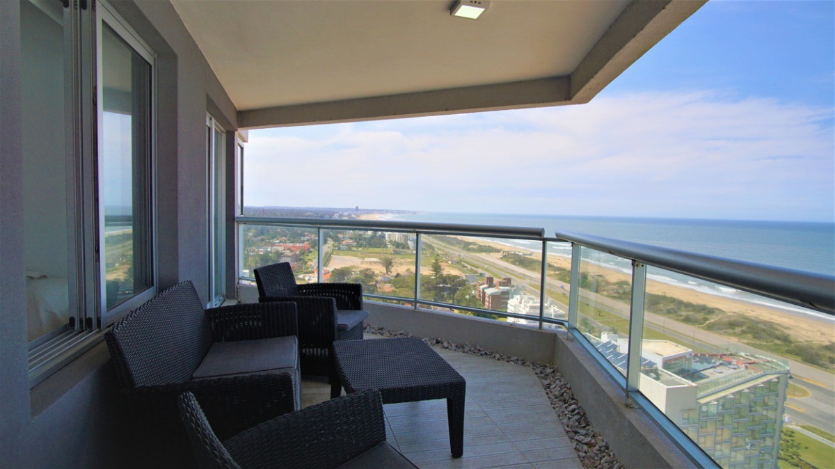 Apartamento ID.371 - Espléndido Apartamento, Piso Alto, 3 Dormitorios y Dep. Look Brava