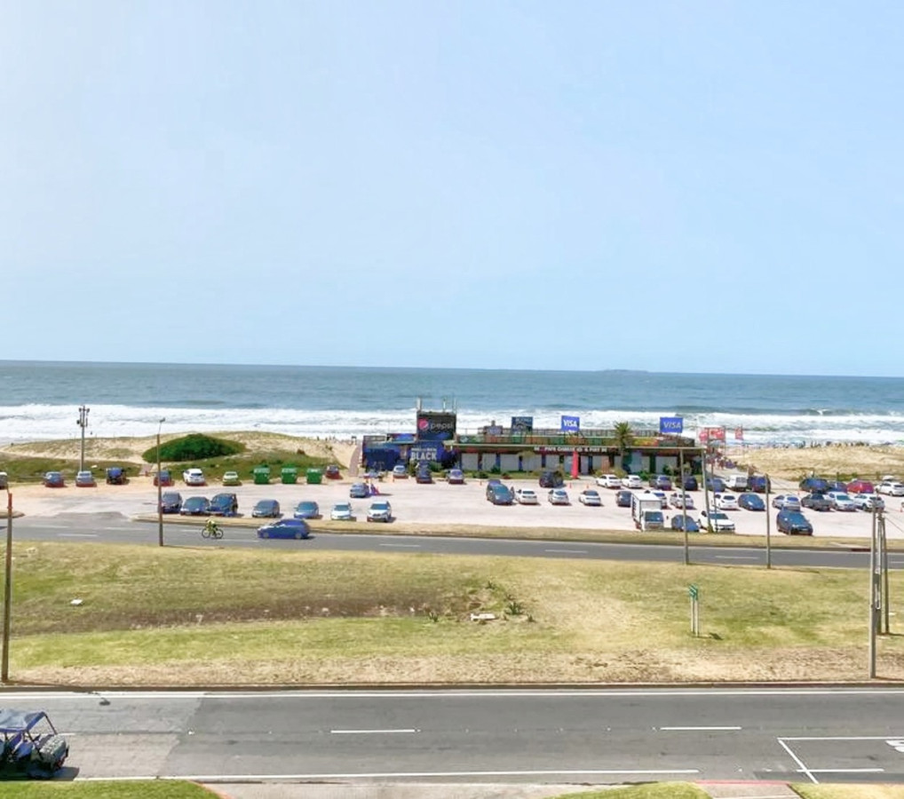 Apartamento ID.414 - Venta apartamento, 3 dormitorios en suite mas dependencia, Le Parc I, Playa Brava