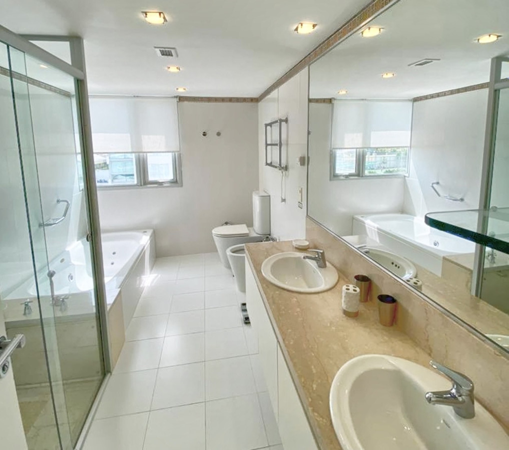 Apartamento ID.414 - Venta apartamento, 3 dormitorios en suite mas dependencia, Le Parc I, Playa Brava