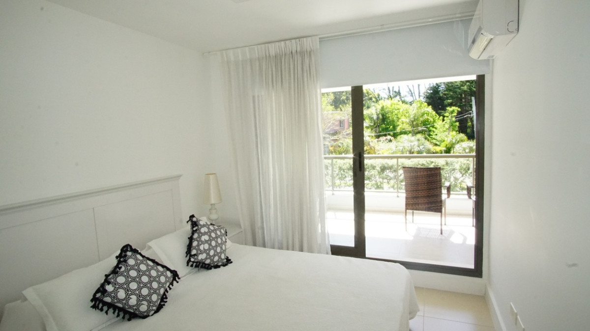 Apartamento ID.450 - En venta comodo apartamento 1 Dorm y medio, Unique, Punta del Este.