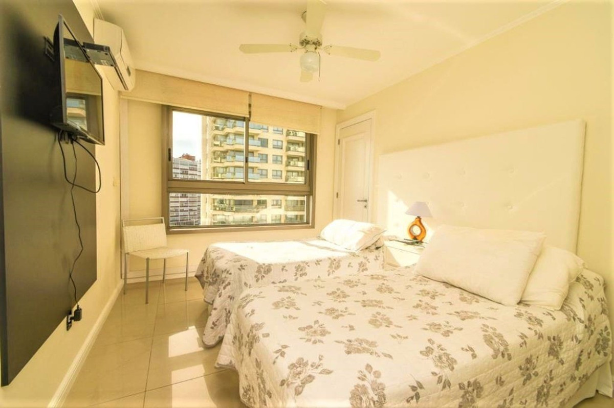 Apartamento ID.515 - Espectacular Apartamento, 3 Dormitorios, Vista al mar, Imperiale II, Punta del Este