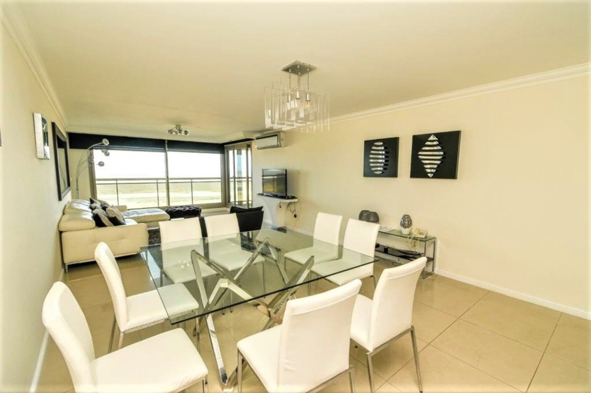 Apartamento ID.515 - Espectacular Apartamento, 3 Dormitorios, Vista al mar, Imperiale II, Punta del Este