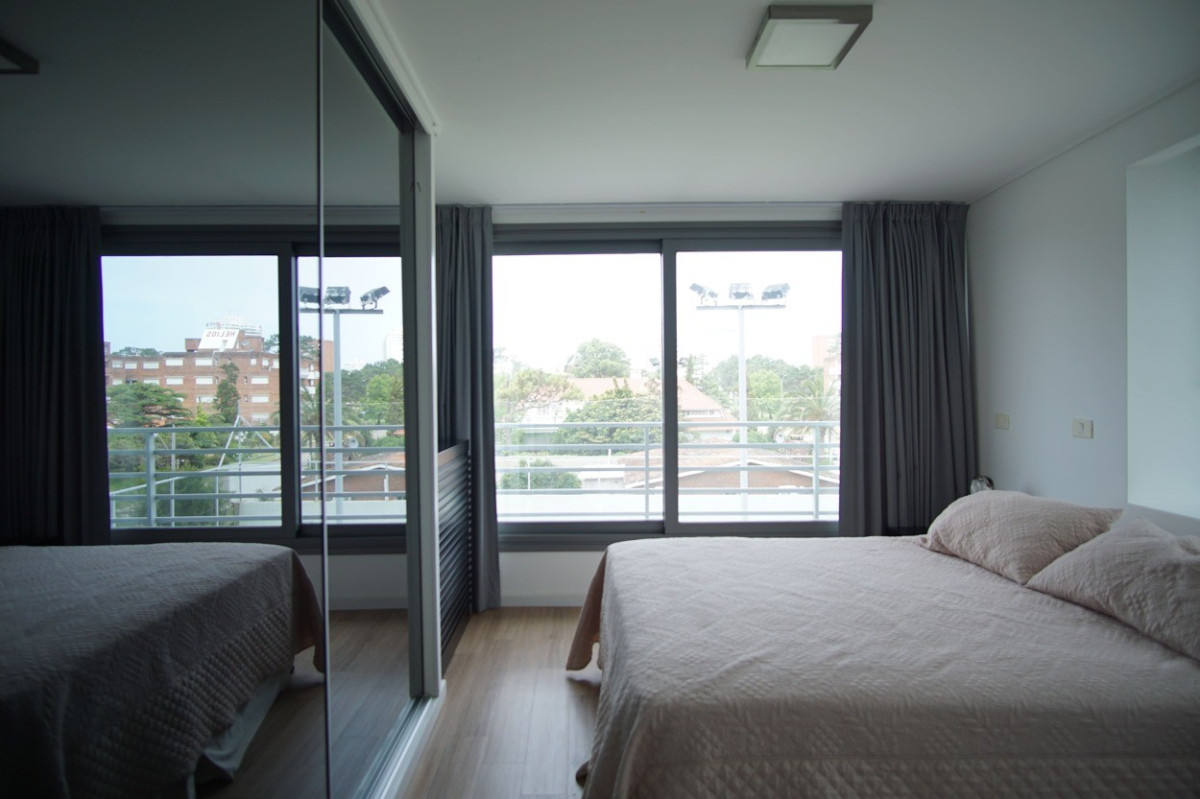 Apartamento ID.534 - Hermoso apartamento, 3 Suites, Alexander Boulevard, Playa Mansa, Punta del Este