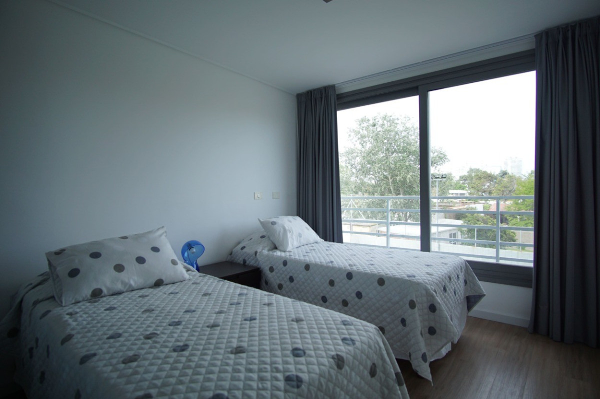 Apartamento ID.534 - Hermoso apartamento, 3 Suites, Alexander Boulevard, Playa Mansa, Punta del Este