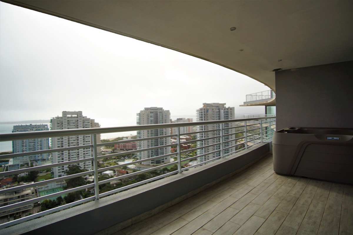 Apartamento ID.538 - Espectacular Penthouse Dúplex 3 Suites y Dep.