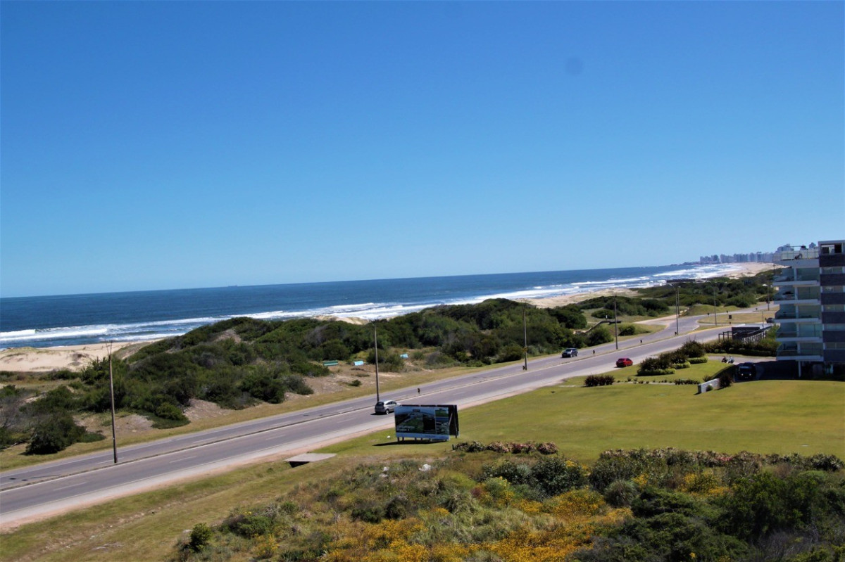 Apartamento ID.552 - Venta espectacular Penthouse Dúplex / 5 Suites y dep. Primera Fila, Rincón del Indio