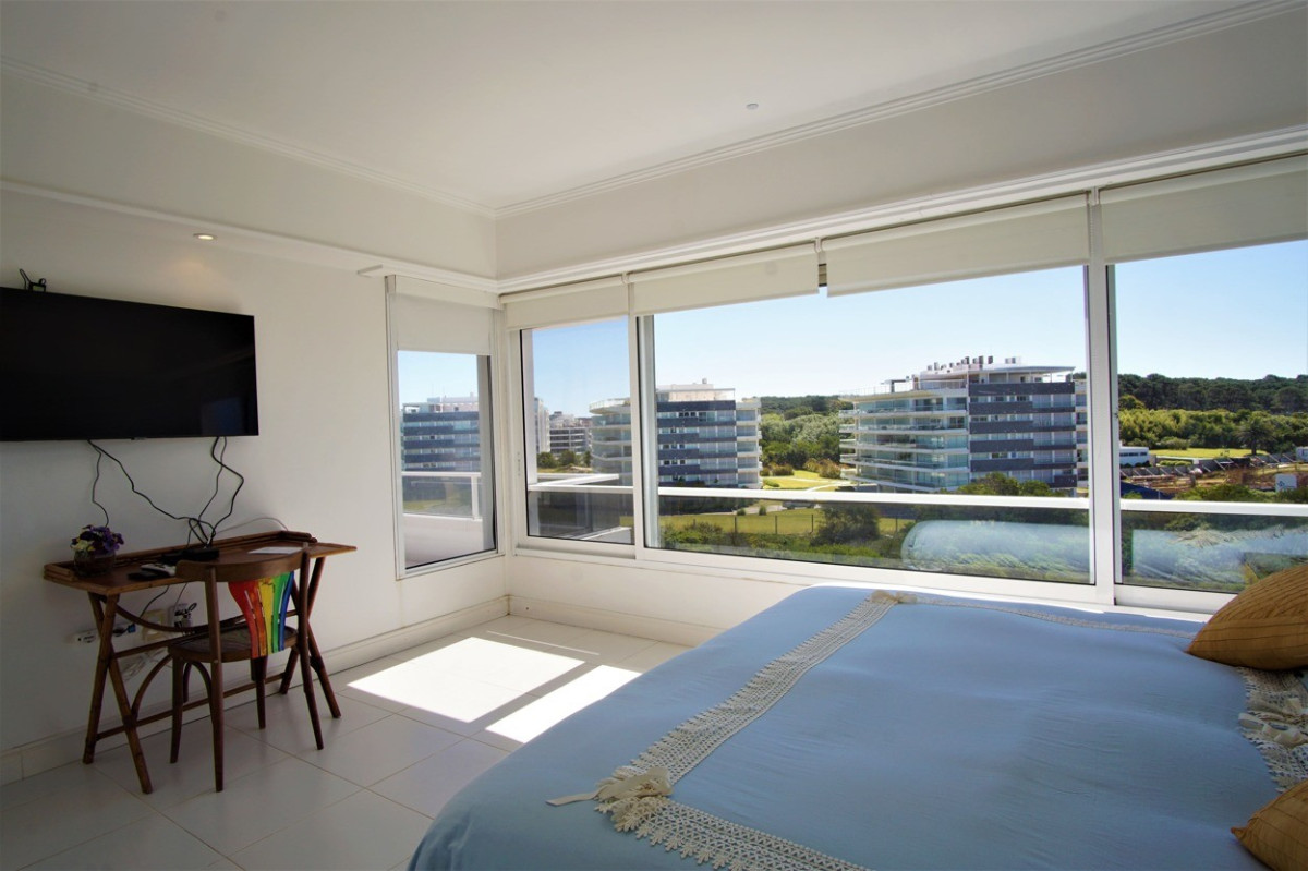 Apartamento ID.552 - Venta espectacular Penthouse Dúplex / 5 Suites y dep. Primera Fila, Rincón del Indio