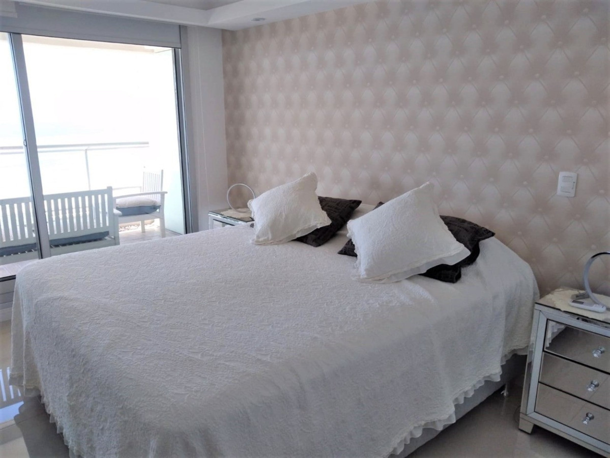 Apartamento ID.561 - Venta, 2 dormitorios en suite, Look Brava, Playa Brava.