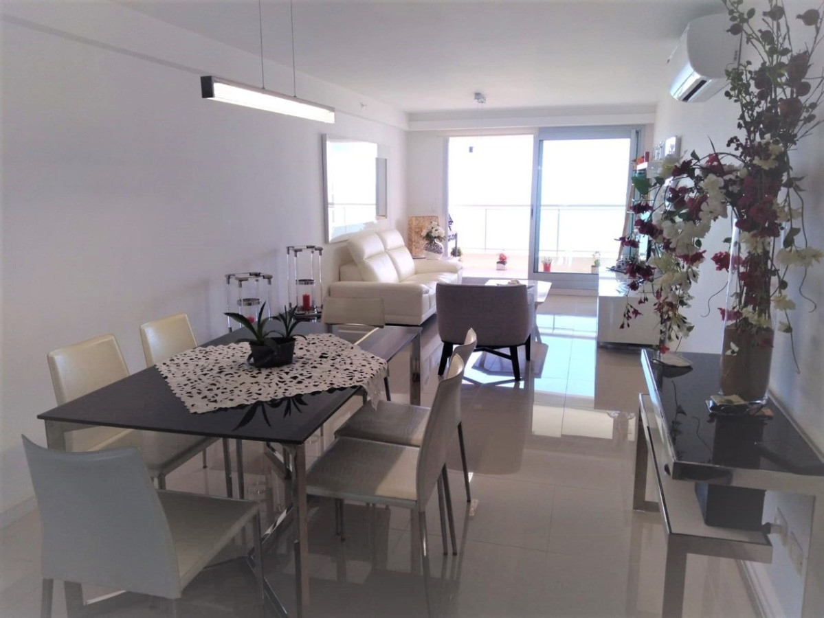 Apartamento ID.561 - Venta, 2 dormitorios en suite, Look Brava, Playa Brava.
