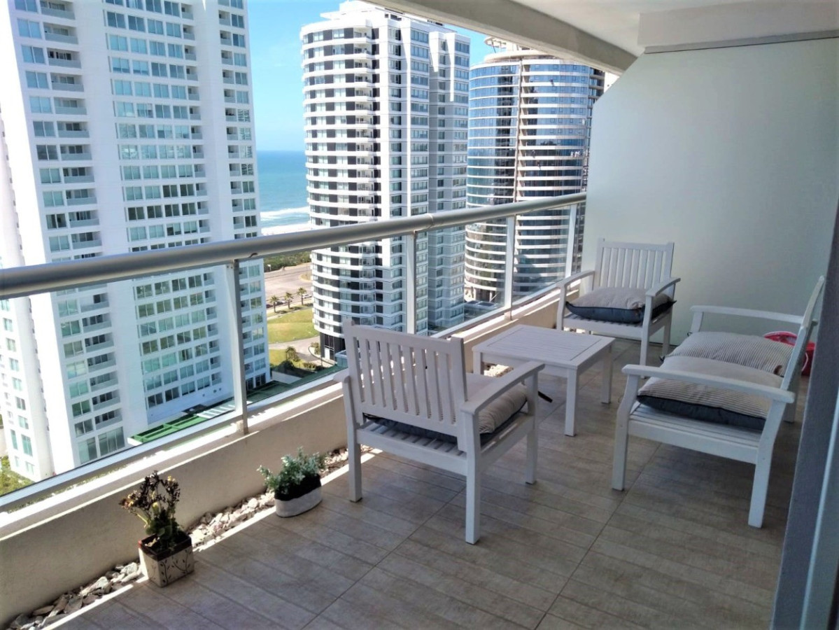 Apartamento ID.561 - Venta, 2 dormitorios en suite, Look Brava, Playa Brava.