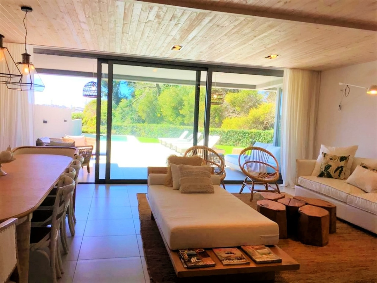 Apartamento ID.571 - Venta, 3 dormitorios en suite y dep, Tiburón Terrazas Barra, Playa Brava.