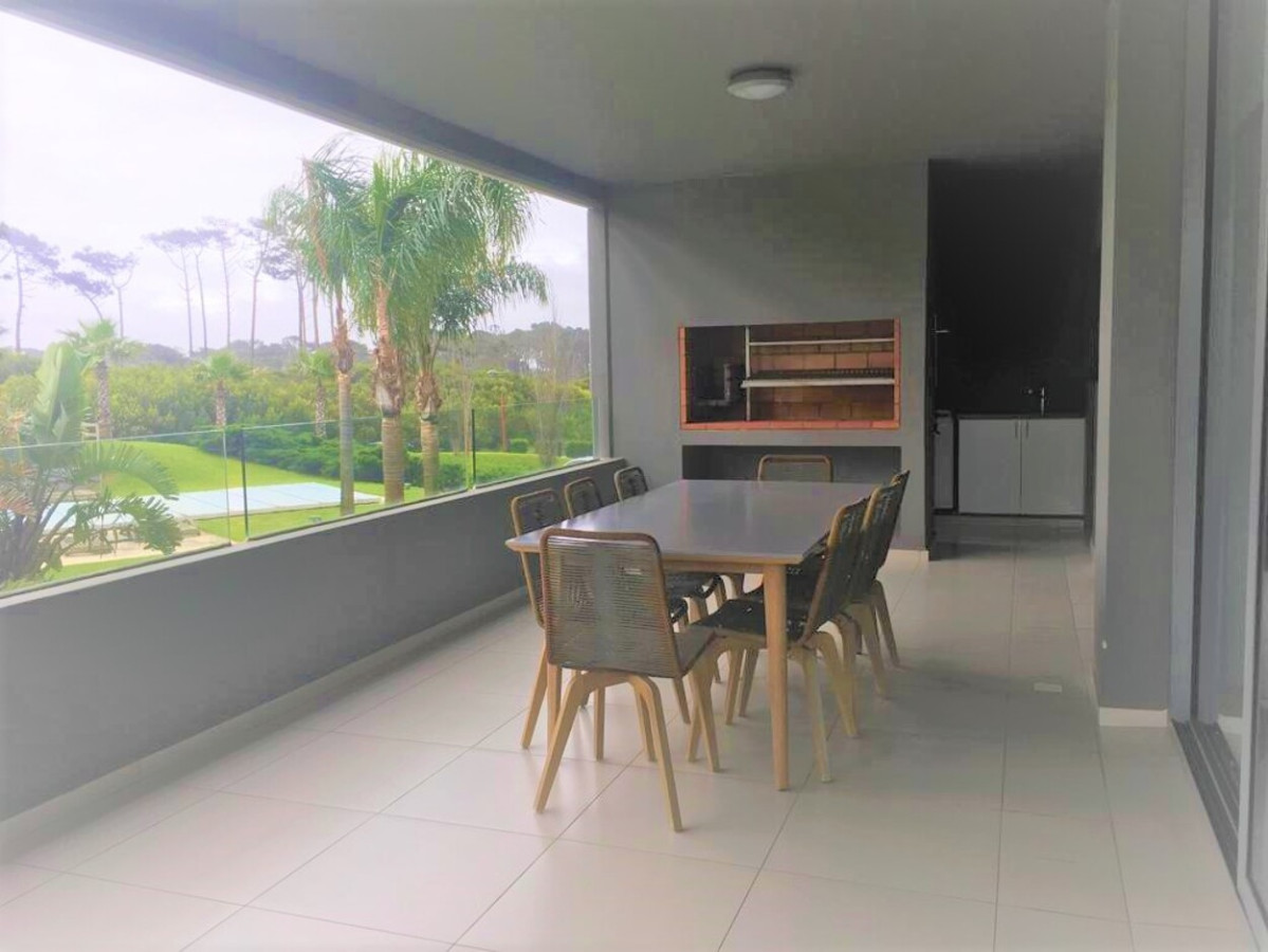 Apartamento ID.571 - Venta, 3 dormitorios en suite y dep, Tiburón Terrazas Barra, Playa Brava.