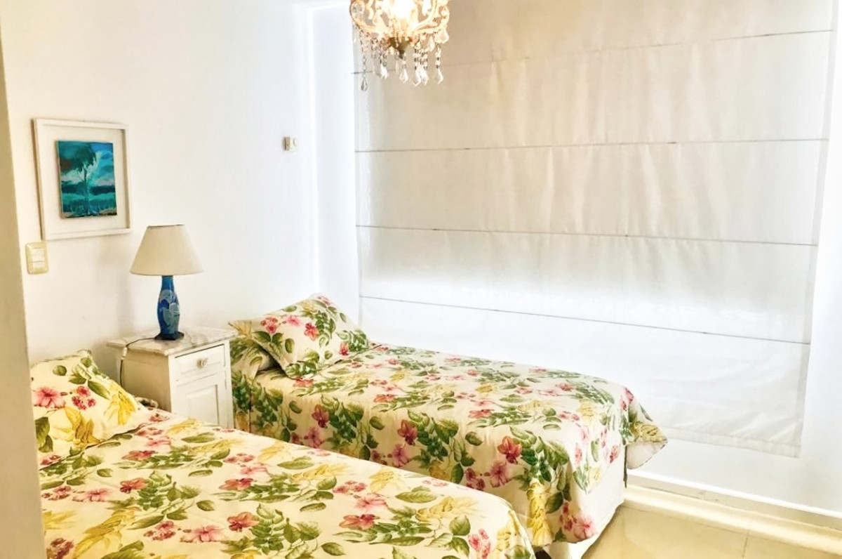 Apartamento ID.591 - Moderno apartamento de 3 Dormitorios y dep. Sol y Luna, Playa Brava, Punta del Este.