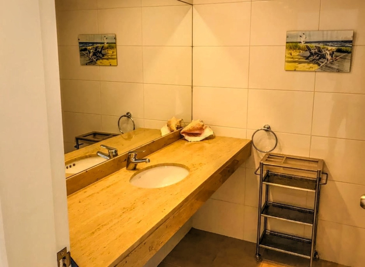 Apartamento ID.591 - Moderno apartamento de 3 Dormitorios y dep. Sol y Luna, Playa Brava, Punta del Este.