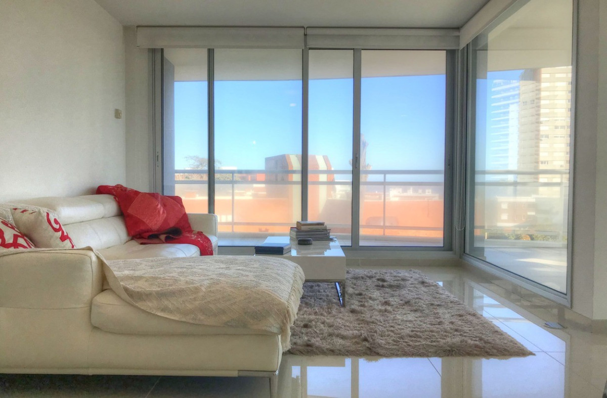 Apartamento ID.592 - Amplio y cómodo apartamento 3 suites + dep. Sunrise Tower, Playa Mansa, Punta del Este